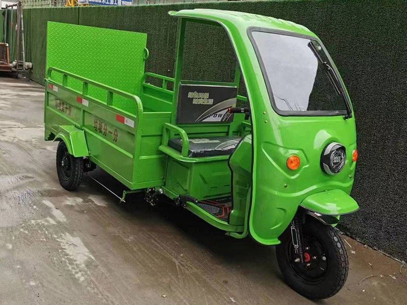 六桶尾板垃圾轉(zhuǎn)運(yùn)車(chē)